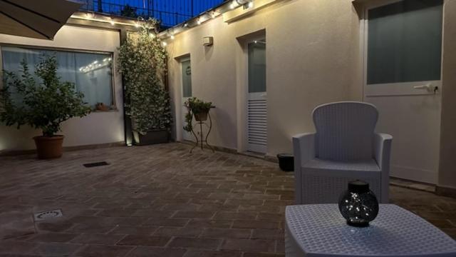 Affittacamere Il Cortile Chiaravalle Marche Exterior foto